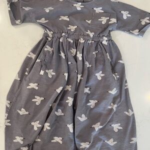 Rylee + Cru Gray Bird Print Dress. 6-7.